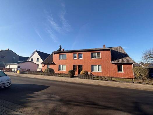 Mehrfamilienhaus zum Kauf als Kapitalanlage geeignet 200.000 € 7 Zimmer 230 m² Von Hardenberg Straße 7 Essenrode Lehre 38165