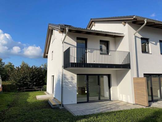 Reihenendhaus zum Kauf - Erstbezug provisionsfrei 719.500 € 3 Zimmer 100 m² 231 m² Grundstück frei ab sofort Schwarzenbergstraße 4c Nicklheim Raubling 83064