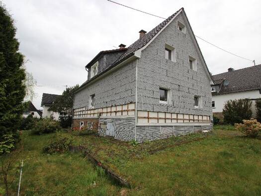 Mehrfamilienhaus zum Kauf 299.900 € 6 Zimmer 130 m² 681 m² Grundstück Gummersbach 51643