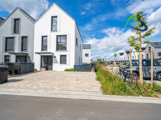 Reihenendhaus zur Miete 1.900 € 5 Zimmer 150 m² 275 m² Grundstück frei ab sofort Köfering Köfering 93096