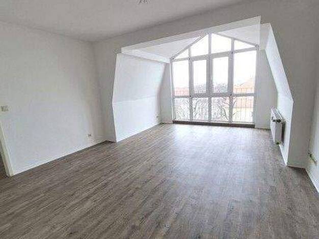 Wohnung zur Miete 660 € 3 Zimmer 90,3 m² 4. Geschoss frei ab 02.05.2026 Große Diesdorfer Str. 12 Stadtfeld Ost Magdeburg 39108