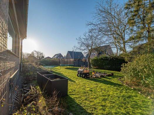 Einfamilienhaus zum Kauf 6 Zimmer 197,1 m² 895 m² Grundstück frei ab 01.06.2026 Drochtersen 21706