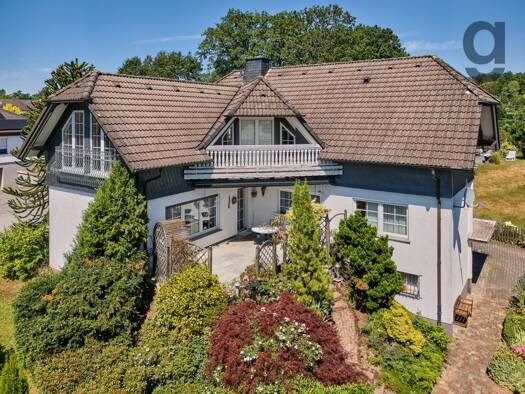 Mehrfamilienhaus zum Kauf provisionsfrei 399.500 € 8 Zimmer 222,2 m² 945 m² Grundstück Finnentrop Finnentrop 57413