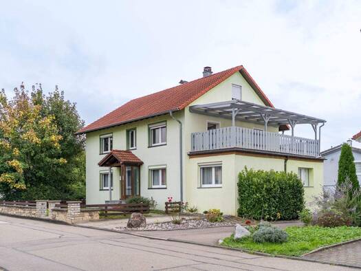 Mehrfamilienhaus zum Kauf 435.000 € 8,5 Zimmer 214 m² 500 m² Grundstück Erzingen Klettgau 79771
