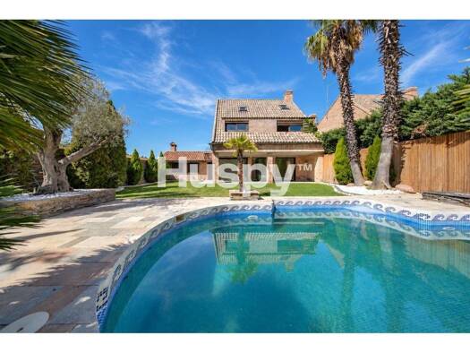 Villa zum Kauf 1.190.000 € 3 Zimmer 319 m² 50 m² Grundstück >Calle Isla de Formentera > Villanueva del Pardillo 28229