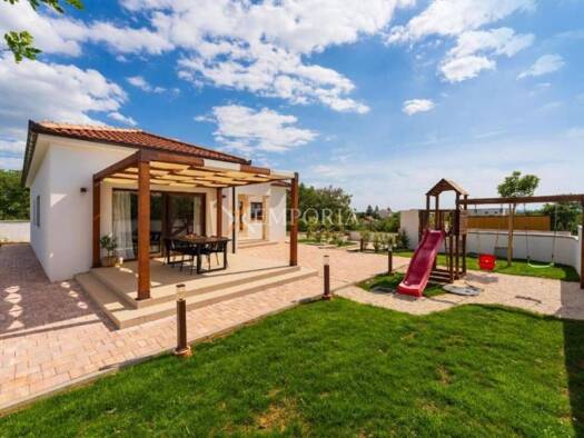 Haus zum Kauf 525.000 € 3 Zimmer 156 m² Poličnik