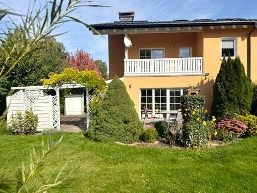 Doppelhaushälfte zum Kauf 299.000 € 6 Zimmer 170 m² 760 m² Grundstück Freiberg Freiberg 09599