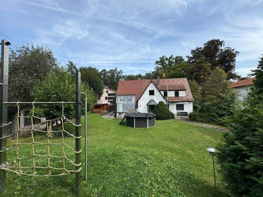 Einfamilienhaus zum Kauf 698.000 € 6,5 Zimmer 170 m² 975 m² Grundstück frei ab 01.04.2026 Rückersdorf 90607