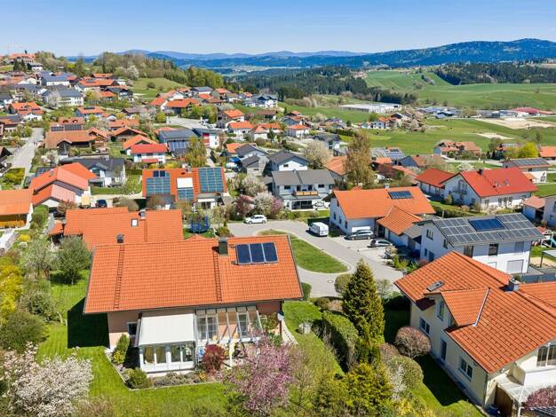 Einfamilienhaus zum Kauf provisionsfrei 525.000 € 7 Zimmer 220 m² 1.060 m² Grundstück Kirchberg Kirchberg i.Wald 94259