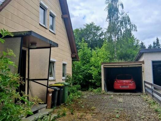 Doppelhaushälfte zum Kauf 158.000 € 4 Zimmer 102 m² 736 m² Grundstück Innenstadt Hof 95032