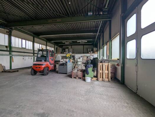 Lagerhalle zur Miete provisionsfrei 6,50 € 330 m² Lagerfläche teilbar von 100 m² bis 330 m² Höchenschwand 79862