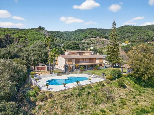 Einfamilienhaus zum Kauf provisionsfrei 2.950.000 € 20 Zimmer 1.100 m² 63.599 m² Grundstück Arenys de Munt 08358