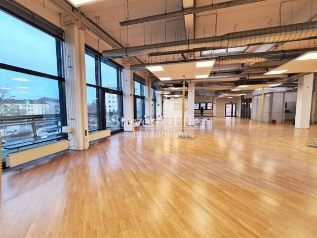 Bürofläche zur Miete 9,50 € 966 m² Bürofläche teilbar ab 460 m² Glockenhof Nürnberg 90461