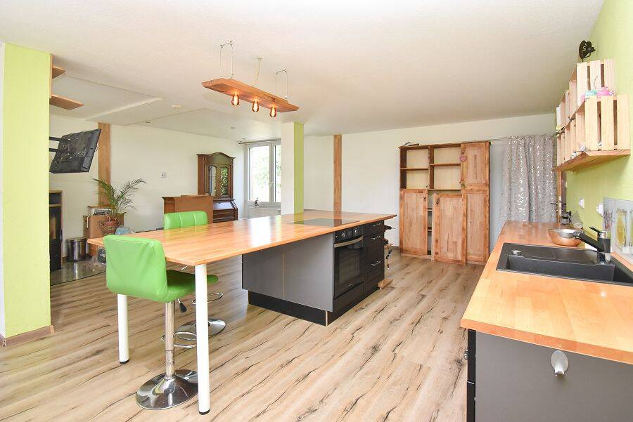 Schönes Einfamilienhaus mit beheizbarem Pool und überdachter Terrasse in beliebter Wohnlage!