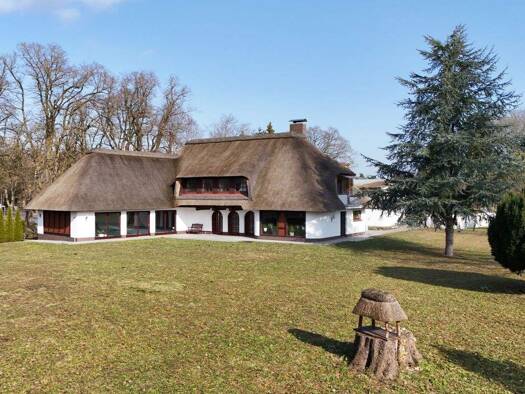 Einfamilienhaus zum Kauf 770.000 € 6 Zimmer 280 m² 8.125 m² Grundstück Kellinghusen 25548