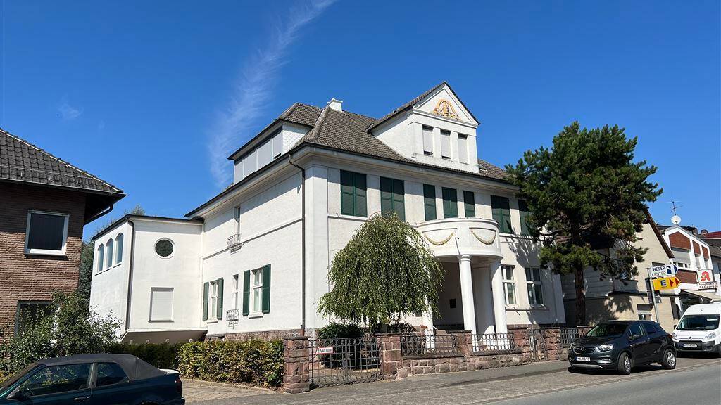 Herrenhaus zum Kauf 650.000 € 14 Zimmer 500 m² 998 m² Grundstück Lange Str. 61 Beverungen 37688