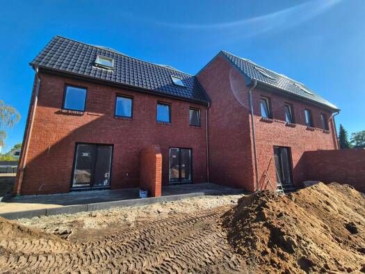 Reihenendhaus zur Miete - Erstbezug 2.430 € 5 Zimmer 127 m² 135 m² Grundstück frei ab sofort Garstedt Norderstedt 22846