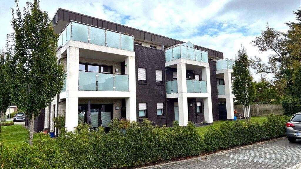 Mehrfamilienhaus zum Kauf 2.300.000 € 26 Zimmer 705 m² 1.217 m² Grundstück Westerstede 26655