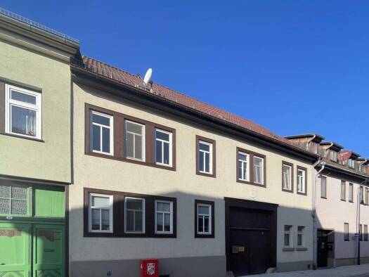 Reihenmittelhaus zum Kauf 8 Zimmer 230 m² 1.011 m² Grundstück Greußen 99718