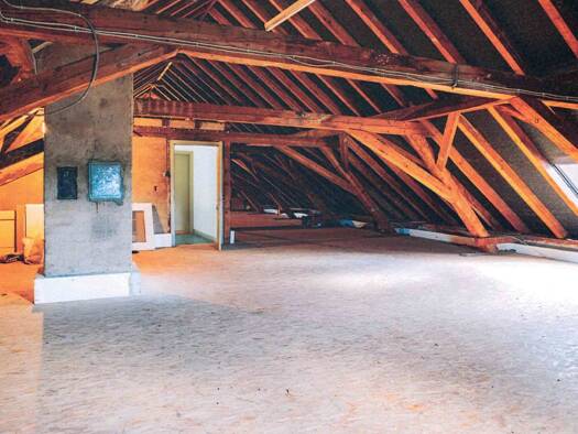 Wohnung zum Kauf 49.000 € 4 Zimmer 68,2 m² EG Ortsgebiet Kappelrodeck 77876