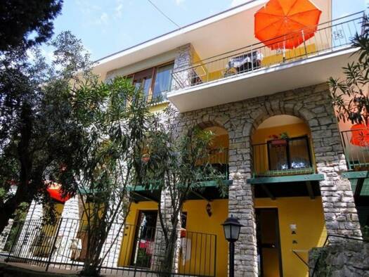 Einfamilienhaus zum Kauf 1.900.000 € 9 Zimmer 550 m² 6.300 m² Grundstück Torri del Benaco 37010