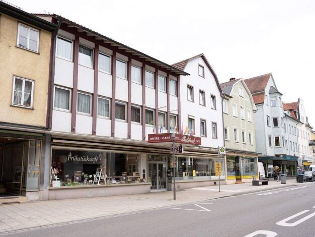 Hotel zum Kauf 1.800.000 € 38 Zimmer 2.000 m² Gastrofläche 2.740 m² Grundstück Tuttlingen 78532