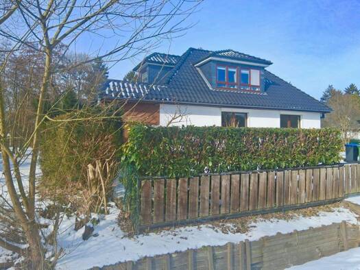 Haus zum Kauf 1.299.000 € 7 Zimmer 210 m² 995 m² Grundstück frei ab sofort Niendorf Hamburg 22453