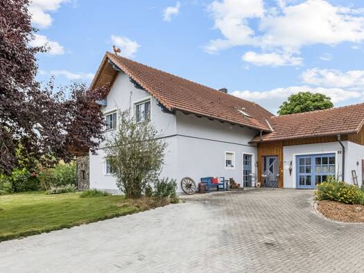 Einfamilienhaus zum Kauf 459.000 € 6 Zimmer 204 m² 945 m² Grundstück Amsham Bad Griesbach i.Rottal 94086