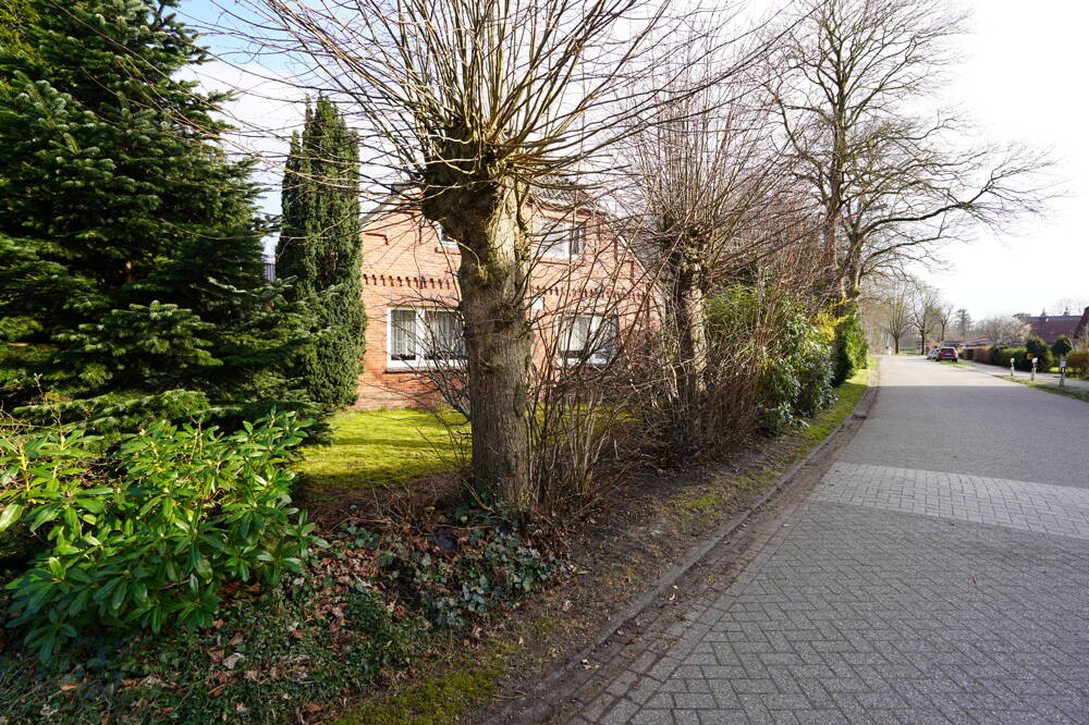 Immobilie in Südbrookmerland - * Großes Grundstück * Viele Möglichkeiten * Kaminofen * Glasfaseranschluss * - Bild 1