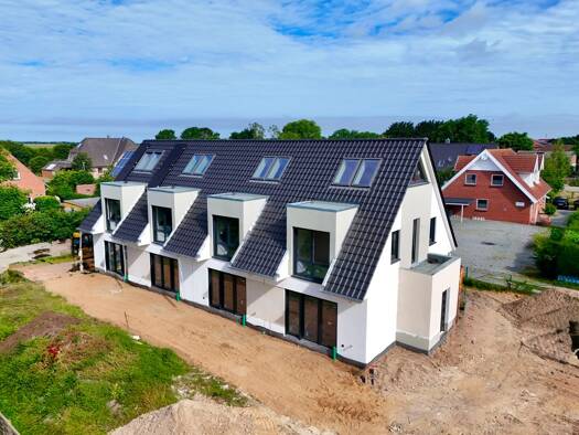 Reihenmittelhaus zum Kauf - Erstbezug 489.000 € 4 Zimmer 77,6 m² 115 m² Grundstück Gollendorf Fehmarn 23769