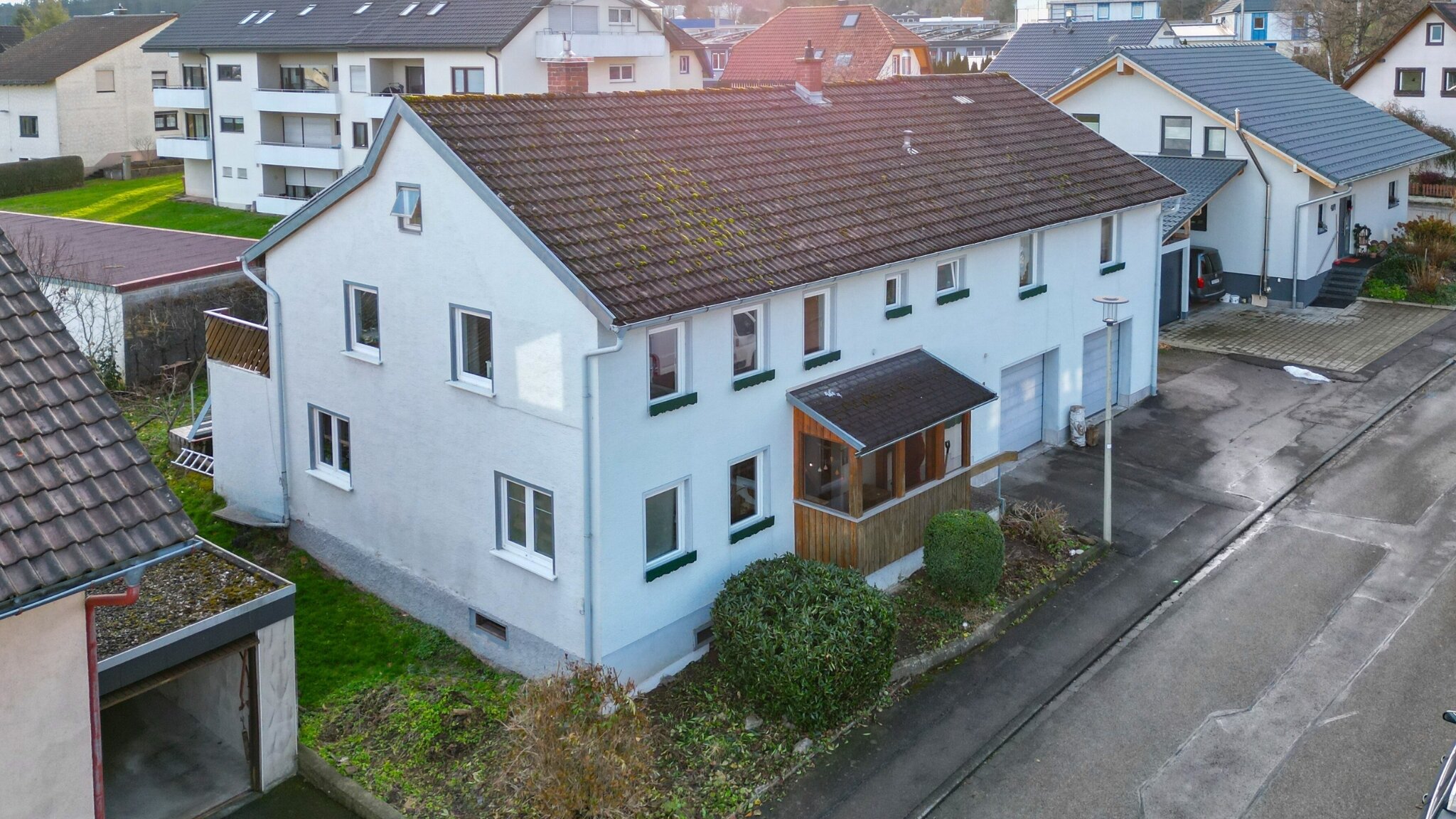 Einfamilienhaus zum Kauf 340.000 € 9 Zimmer 236,8 m²<br/>Wohnfläche 598 m²<br/>Grundstück Mönchweiler 78087