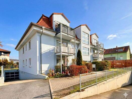 Wohnung zum Kauf 145.000 € 2 Zimmer 59 m² EG frei ab sofort Radebeul 01445