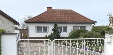 Einfamilienhaus zum Kauf 90.000 € 4 Zimmer 110 m² 698 m² Grundstück frei ab sofort Schönewerda Roßleben 06571