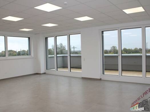 Bürofläche zur Miete - Erstbezug 1.900 € 3 Zimmer 198 m² Bürofläche Simmering 1110