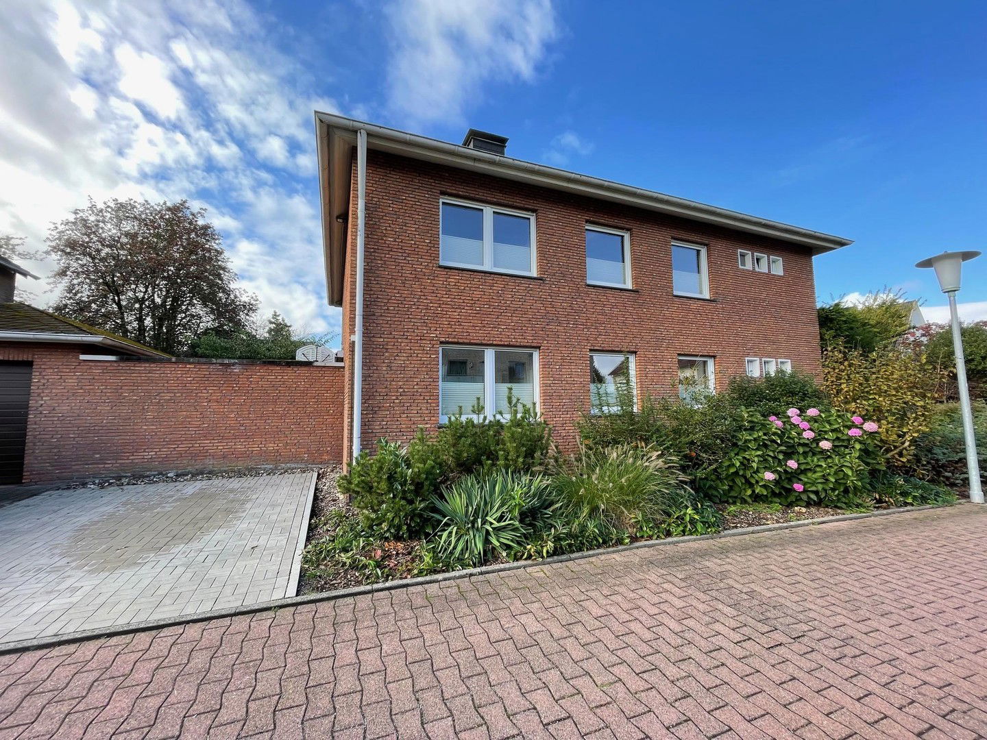 Einfamilienhaus zum Kauf provisionsfrei 530.000 € 7 Zimmer 198 m²<br/>Wohnfläche 1.242 m²<br/>Grundstück Beckum Beckum 59269