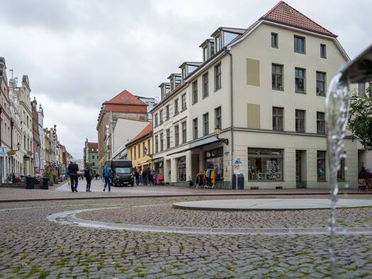 Wohnung zur Miete 760 € 3 Zimmer 79 m² 2. Geschoss frei ab 01.09.2026 Altstadt Wismar 23966