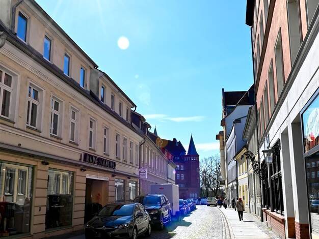 Mehrfamilienhaus zum Kauf 1.490.000 € 20 Zimmer 913 m² 647 m² Grundstück Altstadt Stralsund 18439