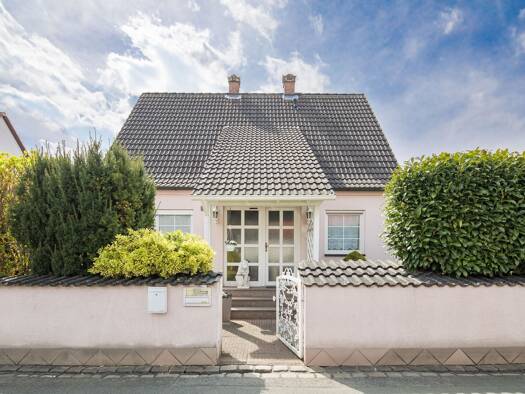 Einfamilienhaus zum Kauf 6 Zimmer 192 m² 703 m² Grundstück Schwabach Schwabach 91126