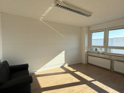 Bürofläche zur Miete 435 € 4 Zimmer 15 m² Bürofläche Rudolf-Diesel-Straße 11 Gilching 82205