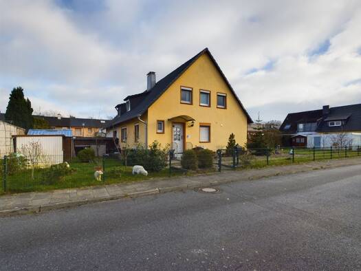 Doppelhaushälfte zum Kauf provisionsfrei 130.000 € 6 Zimmer 130 m² Fallersleben Fallersleben - Sülfeld 38442