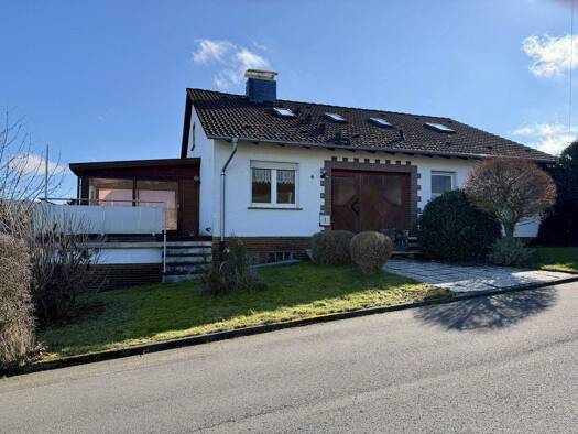 Einfamilienhaus zum Kauf 285.000 € 7 Zimmer 230 m² 933 m² Grundstück Knüllweg 6 Remsfeld Knüllwald / Remsfeld 34593