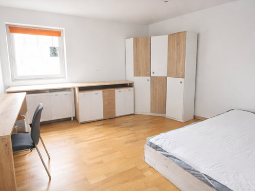 WG-Zimmer zur Miete 600 € 12 m² Geschoss 1/3 frei ab sofort Forststraße 24 Riemerling Hohenbrunn 85521