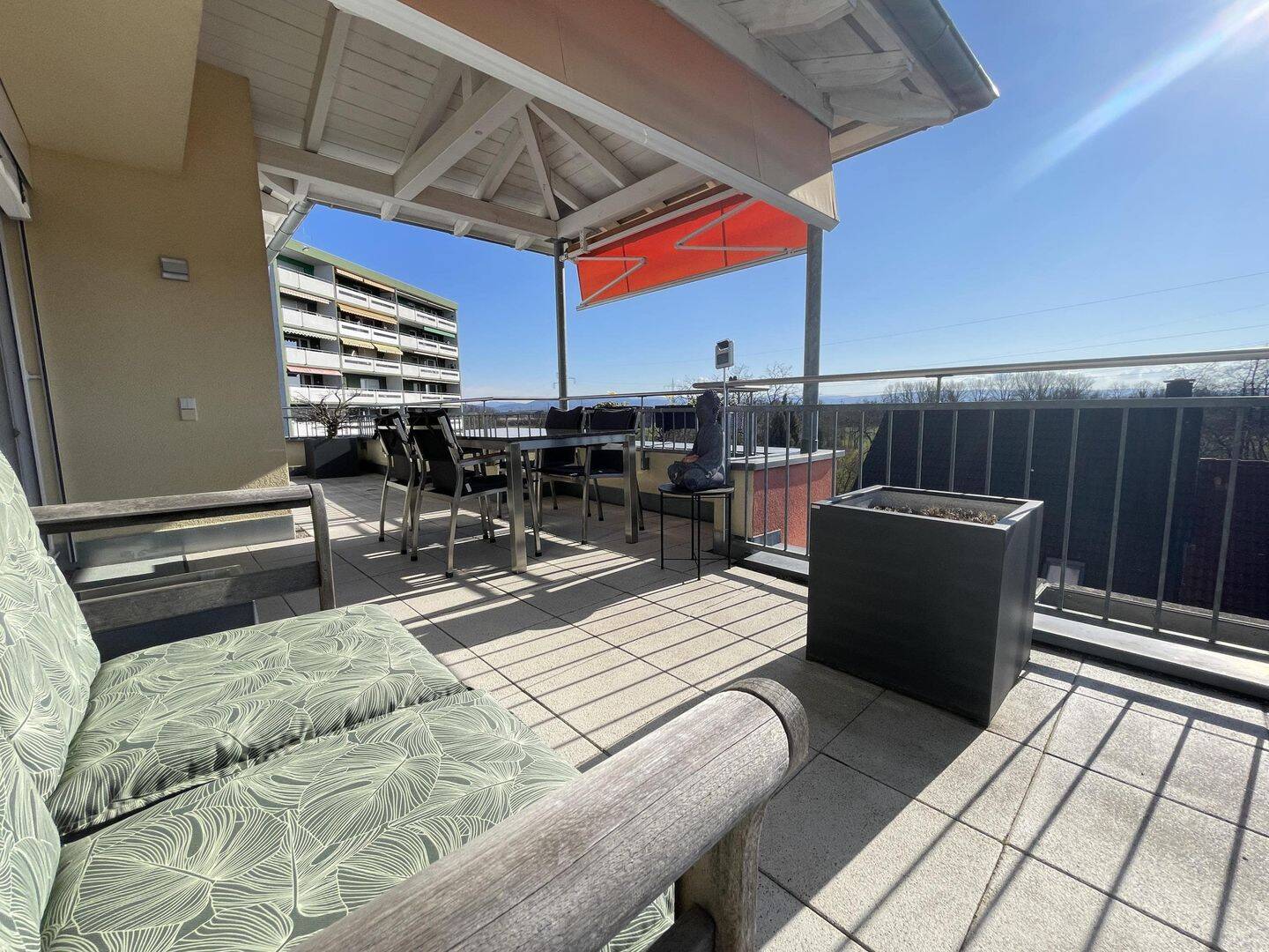 Immobilie in Eimeldingen - Exklusives und sonniges Penthouse am Ortsrand - Bild 3