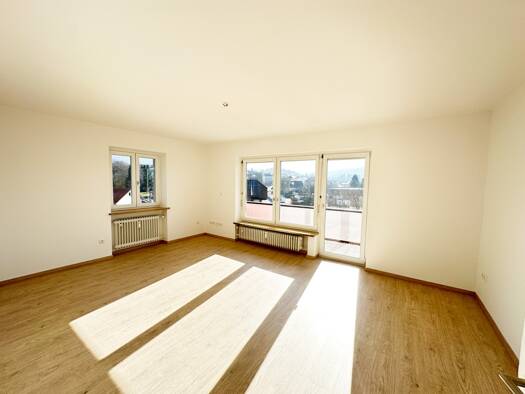 Wohnung zur Miete 625 € 4 Zimmer 93 m² 1. Geschoss Waldmünchen Waldmünchen 93449