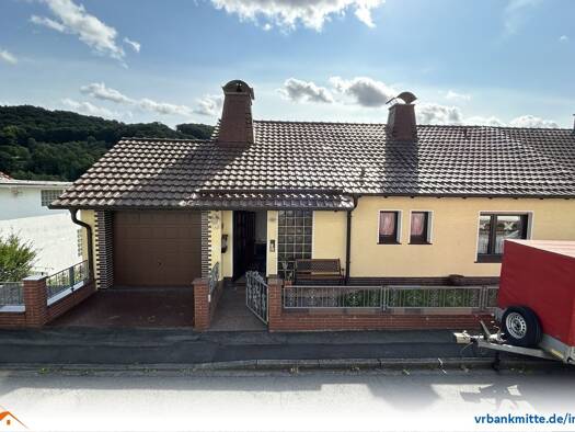 Doppelhaushälfte zum Kauf provisionsfrei 144.000 € 4 Zimmer 105 m² 714 m² Grundstück frei ab sofort Hundelshausen Witzenhausen 37215