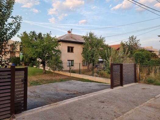 Einfamilienhaus zum Kauf 165.000 € 9 Zimmer 400 m² 670 m² Grundstück Sarajevo 71210