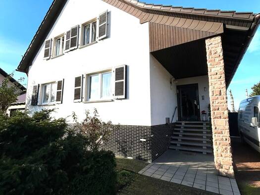 Einfamilienhaus zur Miete 1.250 € 7 Zimmer 130 m² Neuforweiler Saarlouis 66740