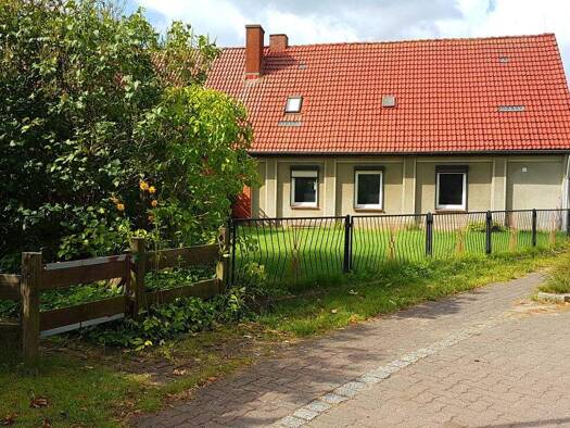 Doppelhaushälfte zum Kauf 71.000 € 6 Zimmer 650 m² Grundstück Groß Rogahn 19073