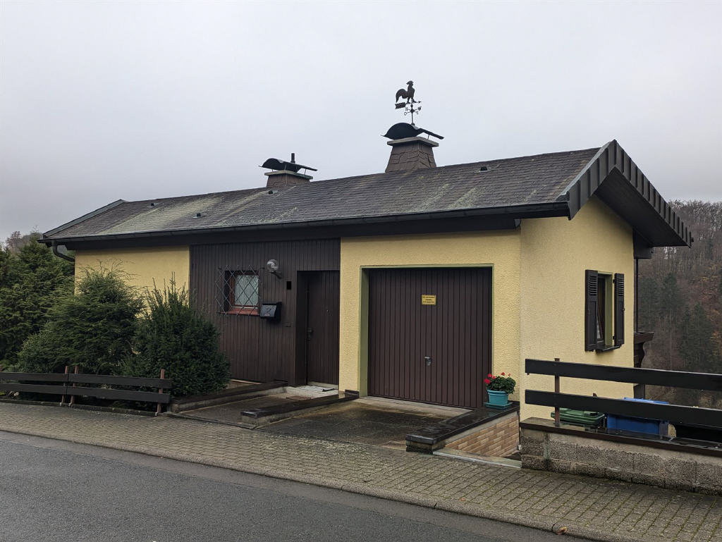 Einfamilienhaus zum Kauf 138.000 € 4 Zimmer 96 m²<br/>Wohnfläche 585 m²<br/>Grundstück Dorfitter Vöhl-Ortsteil 34516