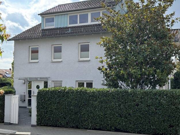 Einfamilienhaus zum Kauf provisionsfrei 890.000 € 7 Zimmer 220 m² 594 m² Grundstück Nieder-Mörlen Bad Nauheim 61231